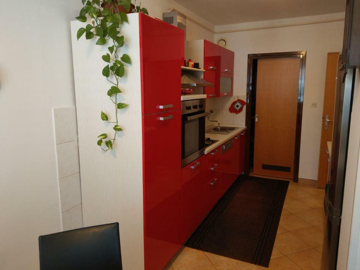 Apartment Koruna 1 Pula Buitenkant foto