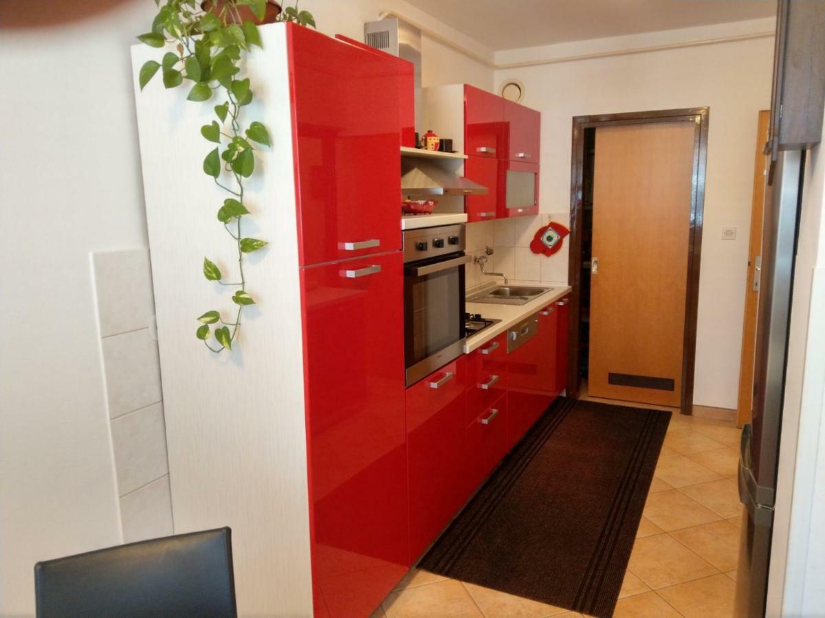 Apartment Koruna 1 Pula Buitenkant foto