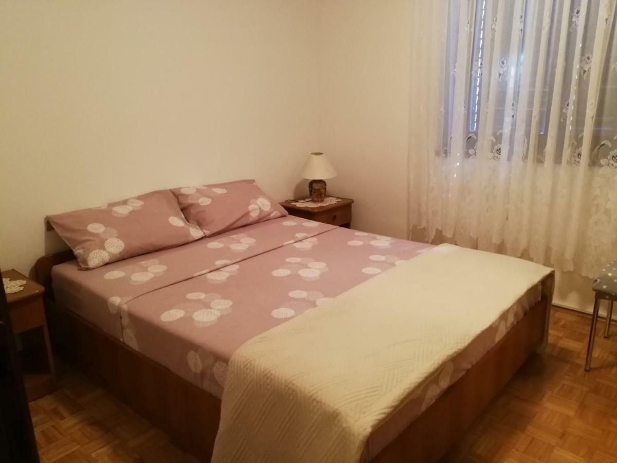 Apartment Koruna 1 Pula Buitenkant foto