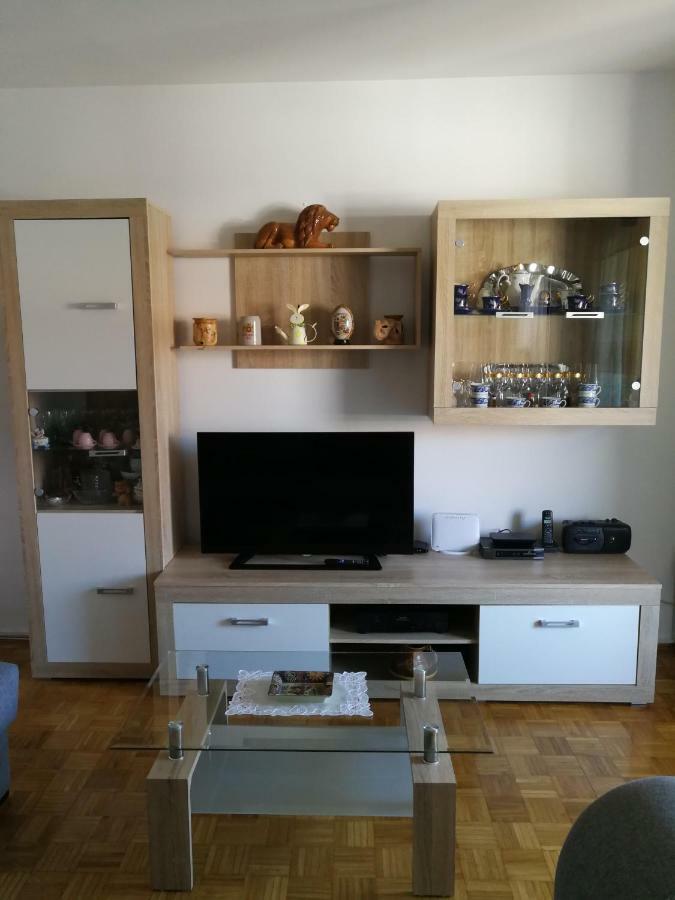 Apartment Koruna 1 Pula Buitenkant foto