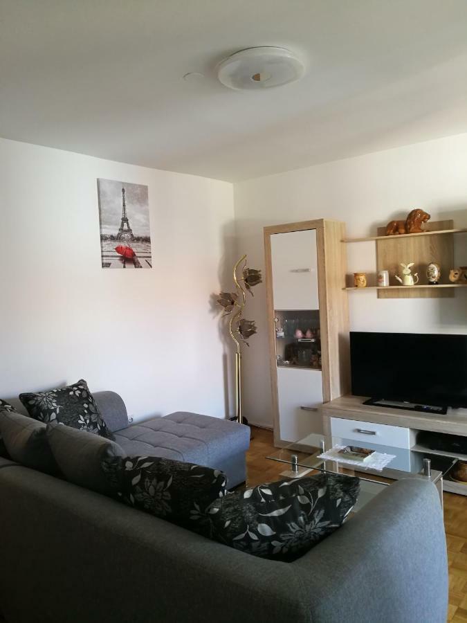 Apartment Koruna 1 Pula Buitenkant foto