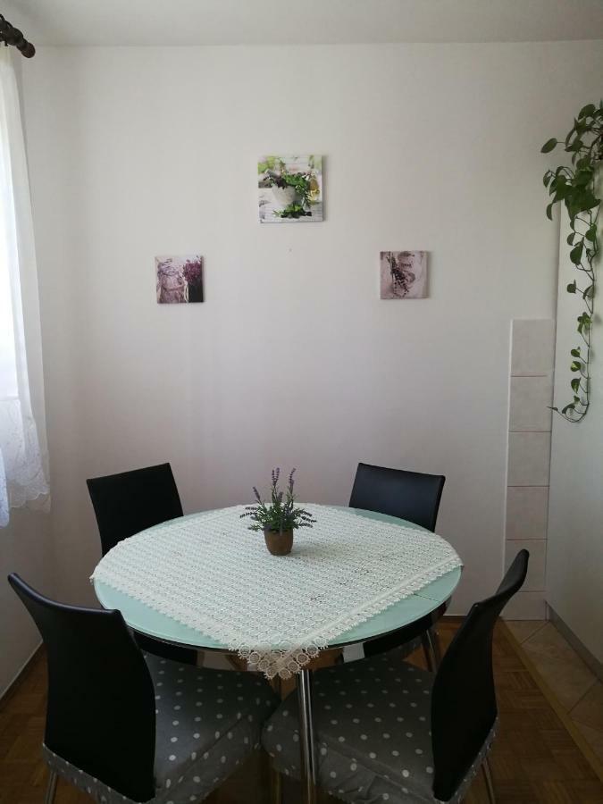 Apartment Koruna 1 Pula Buitenkant foto